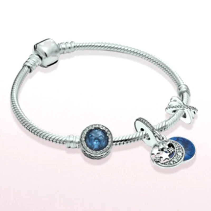 Pulseira feminina Dreamcatcher com estrela, strass e borla, um acessório charmoso e elegante para um visual deslumbrante.