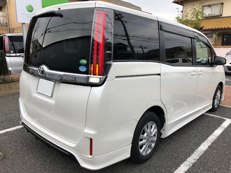 ノアのクルマ好き・TOYOTA・バックランプ・ホワイトカーに関するカスタム事例の投稿画像2枚目