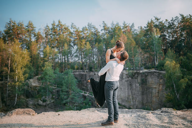 Bryllupsfotograf Dmitriy Shirokopoyas (15081990). Bilde av 27 april 2018