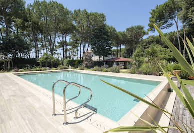 Villa with pool 3