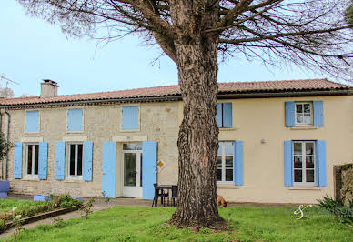 Maison avec terrasse 1