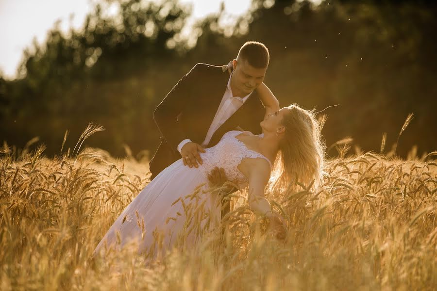 Wedding photographer Justyna Kwiek-Aronowicz (justshoot). Photo of 25 June 2018