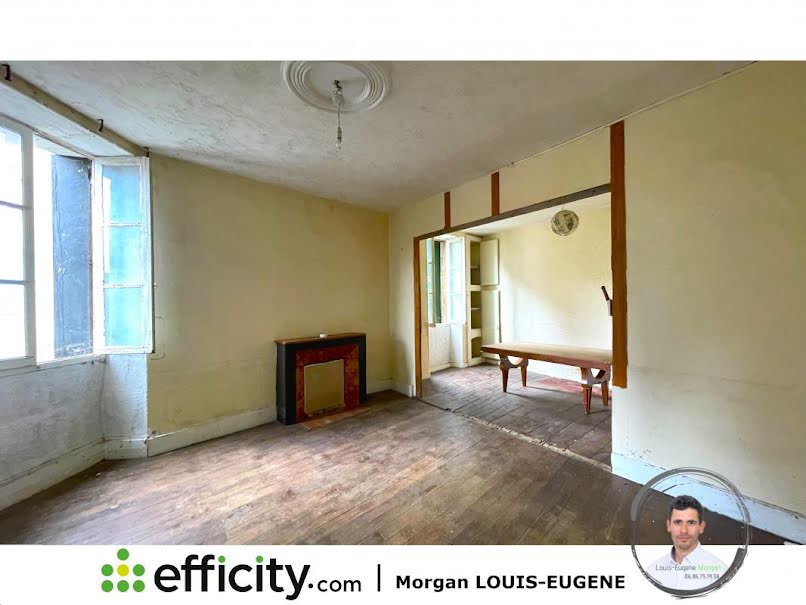 Vente maison 10 pièces 222 m² à Mauprévoir (86460), 35 000 €