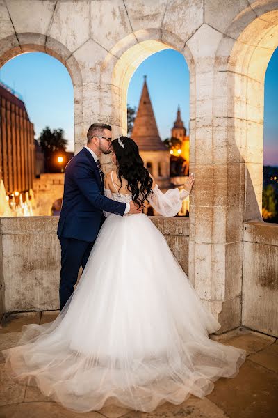 Fotografo di matrimoni Flóra Kürti (aandfphotography). Foto del 17 dicembre 2022