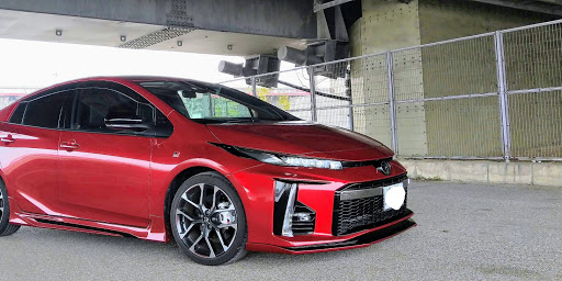 プリウスphv の愛車紹介 ヘッドライトガーニッシュ シルクブレイズフロントリップ モデリスタサイドスカート Gr に関するカスタム メンテナンスの投稿画像 車のカスタム情報はcartune