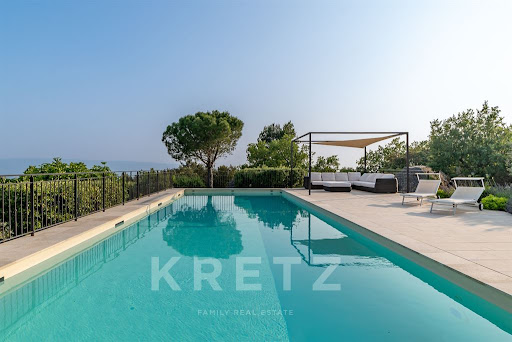 Maison avec piscine et terrasse 4