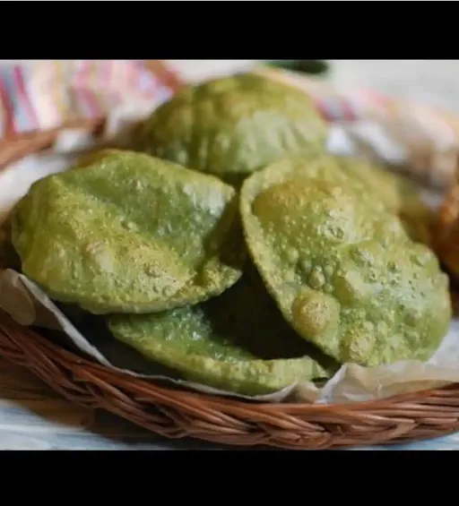 Palak Poori