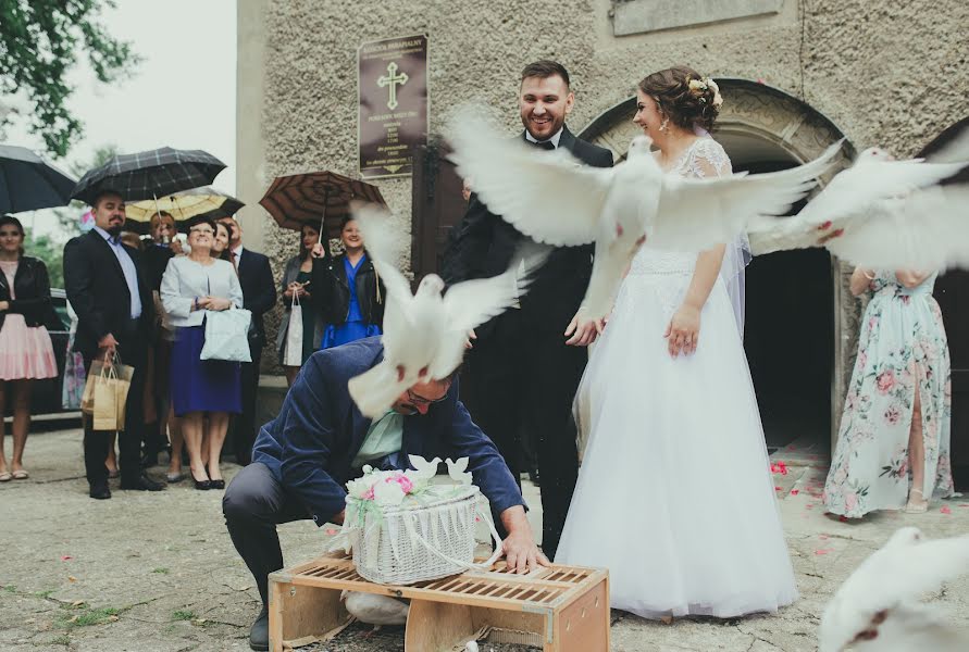 婚礼摄影师Oktawia Guzy（sweetdreamstudio）。2019 9月15日的照片