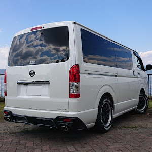 ハイエースバン TRH200V