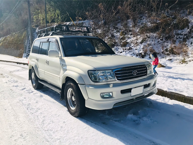 ランドクルーザー100の雪と愛車に関するカスタム事例の投稿画像12枚目