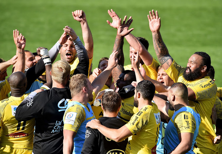 La Rochelle celebrate victory in the Heineken Champions Cup semifinal against Leinster at Stade Marcel Deflandre on May 2, 2021 in La Rochelle, France