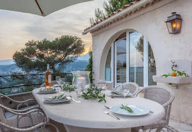 Appartement avec terrasse et piscine 1