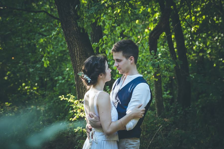 Fotógrafo de casamento Szabina Farkas B (farkasbszabina). Foto de 7 de janeiro 2016