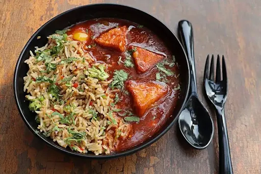 Veg Fried Rice With Chilli Paneer