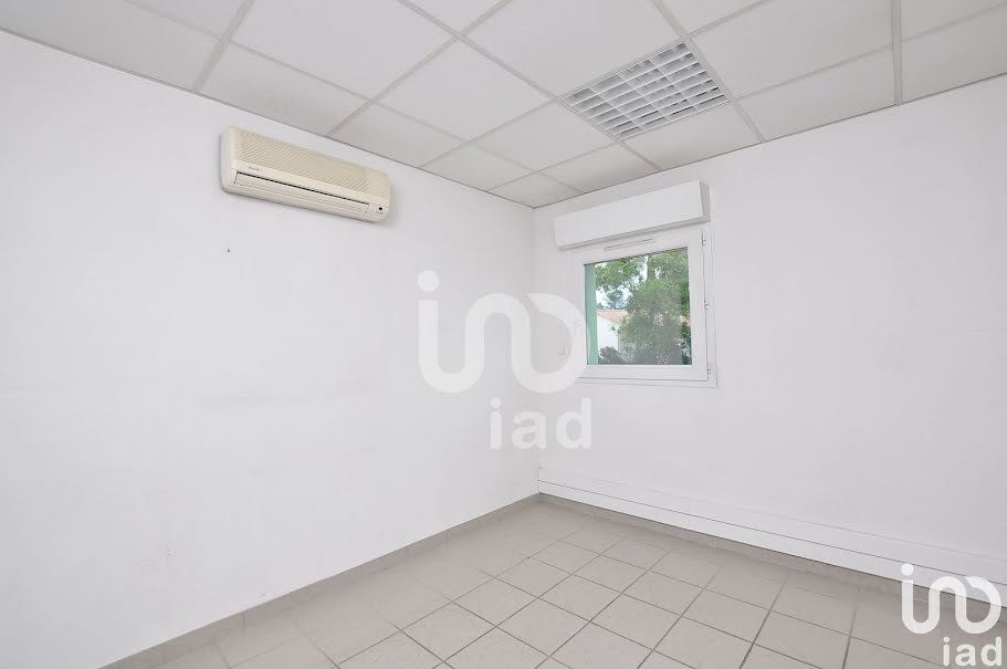 Location  locaux professionnels  93 m² à Nimes (30000), 1 440 €