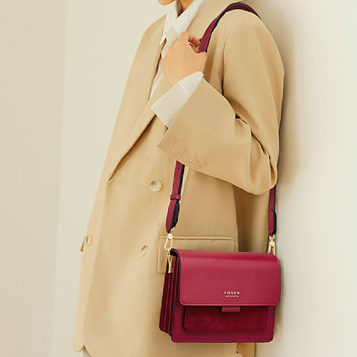 Title 3, Ladies Trendy Crossbody Organ Bag. Stay organi...