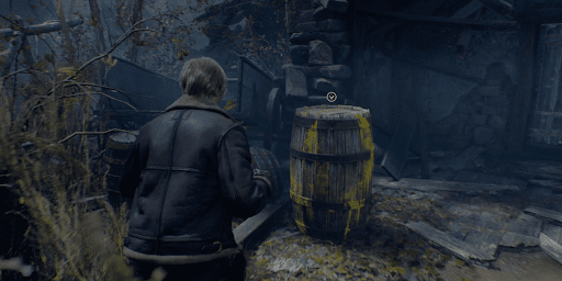  RE4 _ Check barrels and desks to obtain items