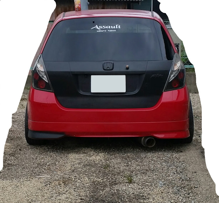 フィットのDIY・庭&駐車場・レッドメモリー・一時帰宅(笑)に関するカスタム事例の投稿画像1枚目