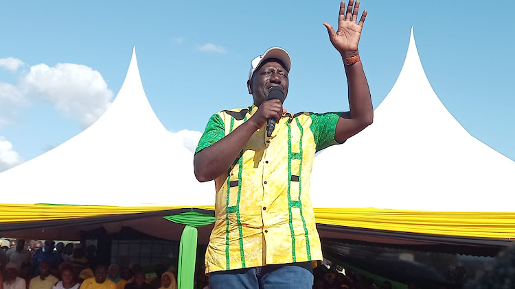 Deputy President William Ruto salutes Kwale residents in Vigurungani, Kinango subcounty.