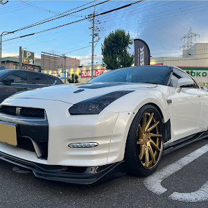 NISSAN GT-R R35