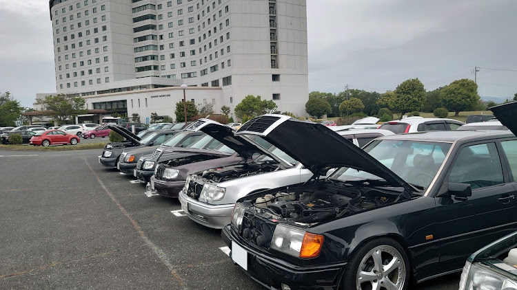 ミディアムクラス セダンのW124型 メルセデス・ベンツ500Eに関するカスタム事例の投稿画像7枚目