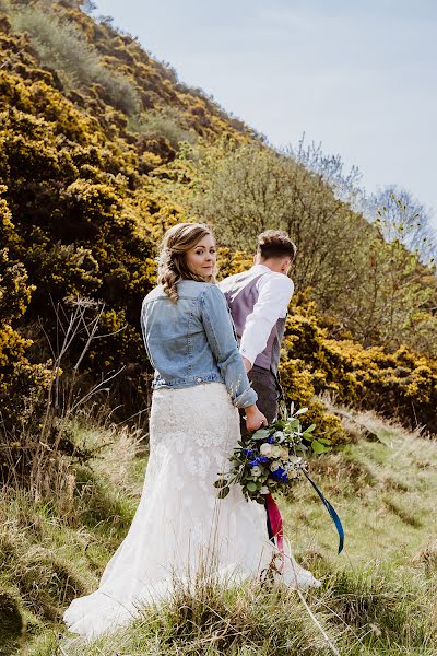 Wedding photographer Emily Buchan (threewordstory). Photo of 31 August 2019