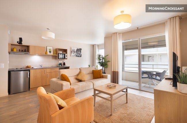 Location meublée appartement 2 pièces 45 m² à Montreuil (93100), 1 990 €