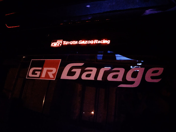 エスクァイアのハイマウントストップランプ・ハイマウントエンブレムプレート・GR・GAZOO RACINGに関するカスタム事例の投稿画像2枚目