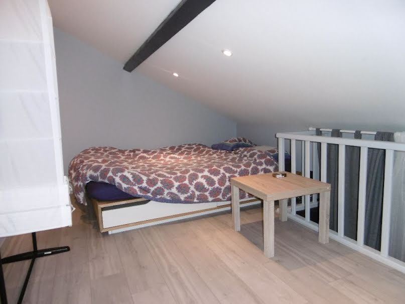 Location meublée appartement 2 pièces 21 m² à Reims (51100), 545 €