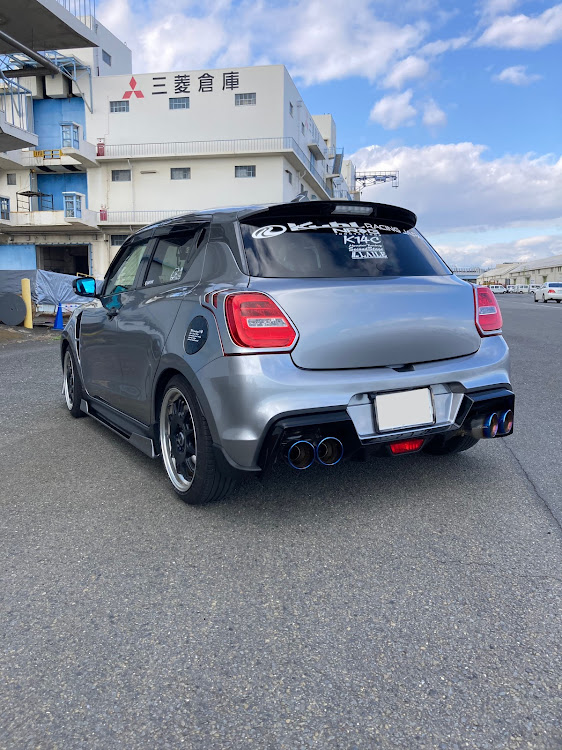スイフトスポーツの愛車のお尻はこんな感じに関するカスタム事例の投稿画像1枚目