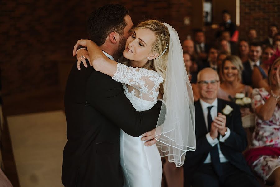 Fotograf ślubny Ami Robertson (rubielovewedding). Zdjęcie z 18 maja 2023