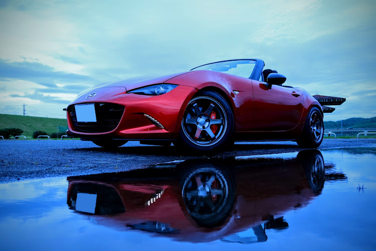 ロードスターのリフレクション・夕暮れと愛車・フロントスポイラー補修に関するカスタム事例の投稿画像3枚目