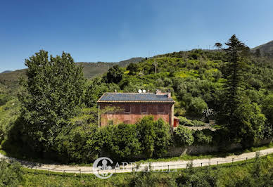 Farmhouse with garden 2