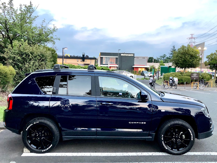 コンパスのコンパス・ポジションランプ交換・SUV・ジープ・洗車に関するカスタム事例の投稿画像1枚目