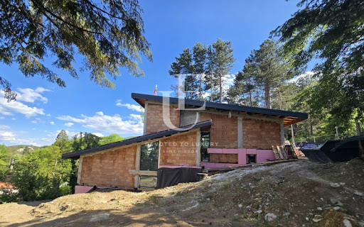 Maison contemporaine avec jardin et terrasse 1