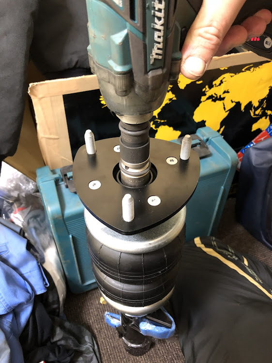 アテンザワゴンのエアサス取り付け・airforcesuspension・エムズガレージに関するカスタム事例の投稿画像37枚目