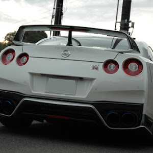 NISSAN GT-R