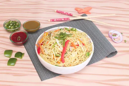 Veg Hakka Noodles