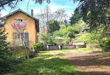 House with garden and terrace 2