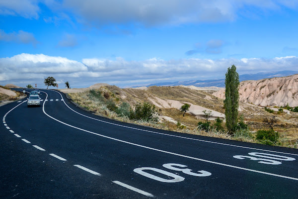 Uchisar road di Diana Cimino Cocco