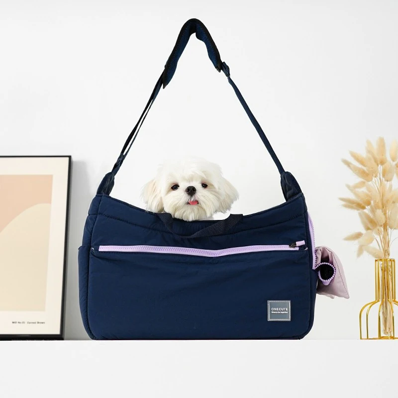 Four Seasons Outing draagbare mesh katten draagtas met schouder- en crossbody riem, perfect voor uitstapjes en reizen met je huisdier.