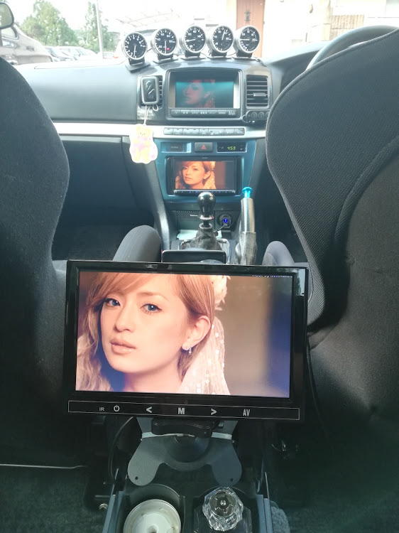 さくちゃん♪(たまにさく山紀信)さんが投稿したJZX110・マークⅡ・後部座席用モニター・ayu・盆休み突入に関するカスタム事例の投稿画像1枚目