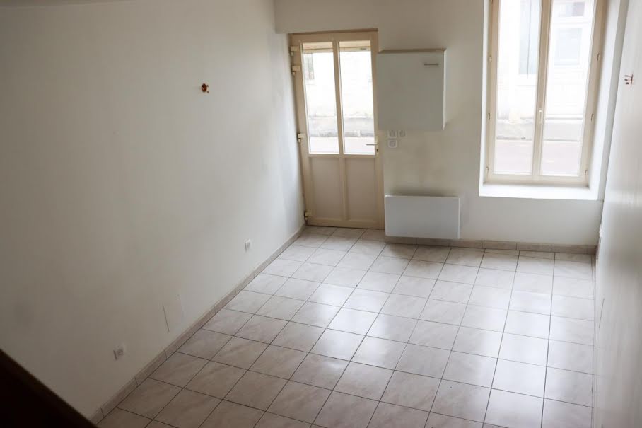 Location  maison 3 pièces 64 m² à Vermenton (89270), 580 €