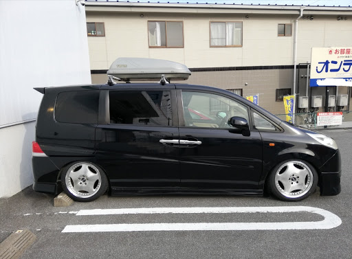 ステップワゴン Rg1のステップワゴンrg ルーフボックス Stay Home 超車高調 流行りに乗ってみたに関するカスタム メンテナンスの投稿画像 車 のカスタム情報はcartune