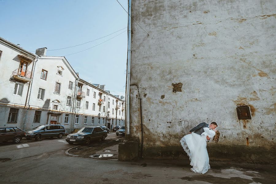 結婚式の写真家Dmitriy Kamenskiy (dikiy)。2015 6月1日の写真