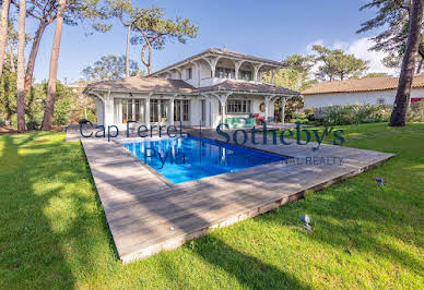 Seaside house with pool and terrace 2