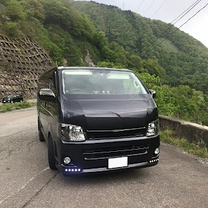 ハイエースバン TRH200V