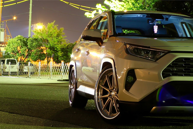RAV4のカメ活・愛車と夜景・大黒埠頭・次はどこで撮ろうかな？に関するカスタム事例の投稿画像1枚目