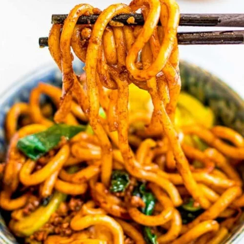 Veg Singaporean Coriander Noodles With Chilli Basil Sauce Bowl