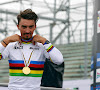 Julian Alaphilippe gelauwerd als beste Franse renner: "Weer trofee erbij, regenboogtrui mooiste trui ter wereld"